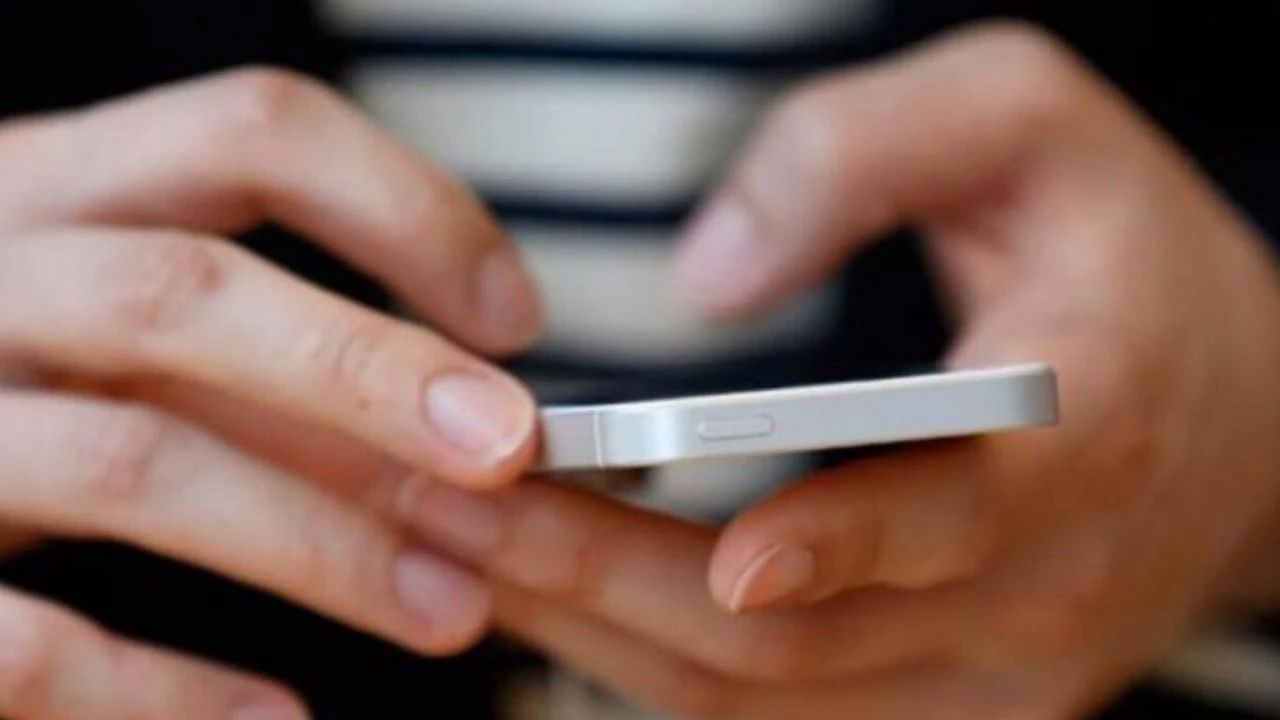 FBI’dan Tüm Dünyaya Acil Uyarı: Bu Mesajları Telefonunuzdan Hemen Silin