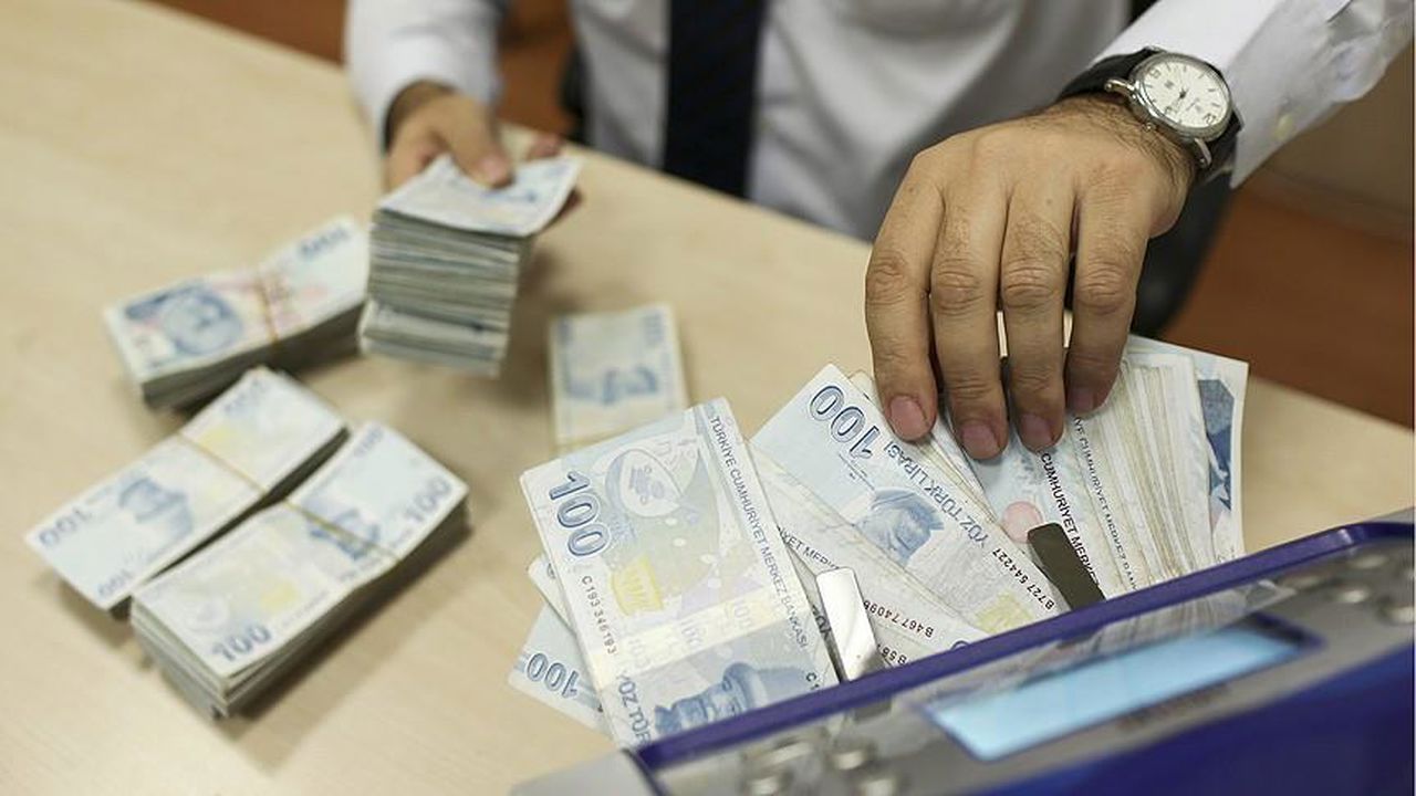 300.000 TL taşıt kredisi! Halkbank’a ödenecek taksit açıklandı!