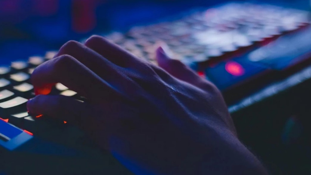 Kuzey Koreli hackerlardan şok saldırı: Tüm cihazları uzaktan sıfırladılar