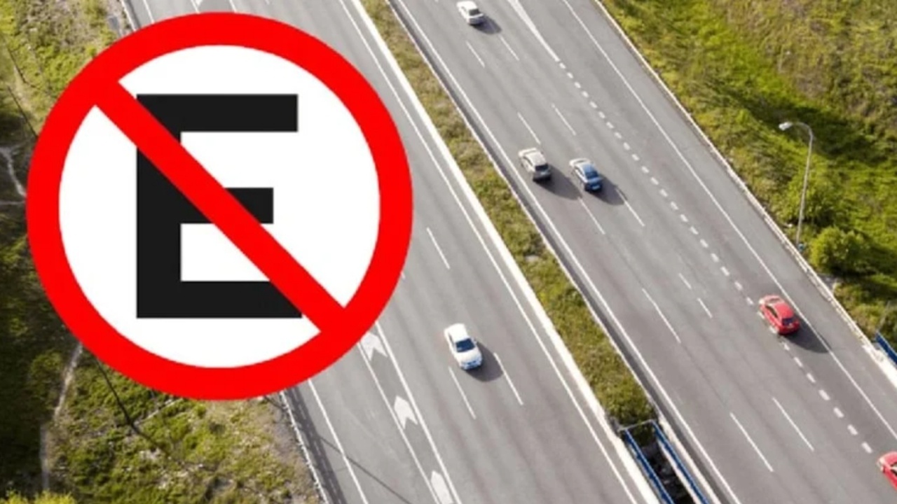 Yeni “E” Harfli Trafik Levhası Geliyor: Ülkeden Ülkeye Anlamı Değişiyor!